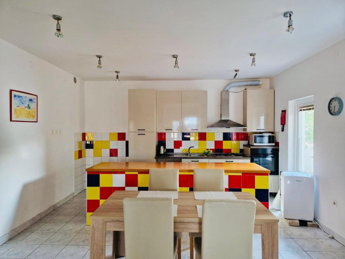Olive Tree Apartments Ровинь Экстерьер фото